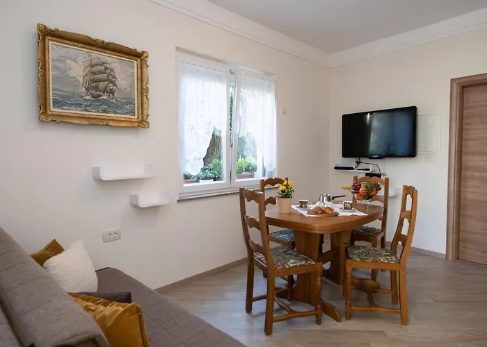 Апартаменты Lila 158 *